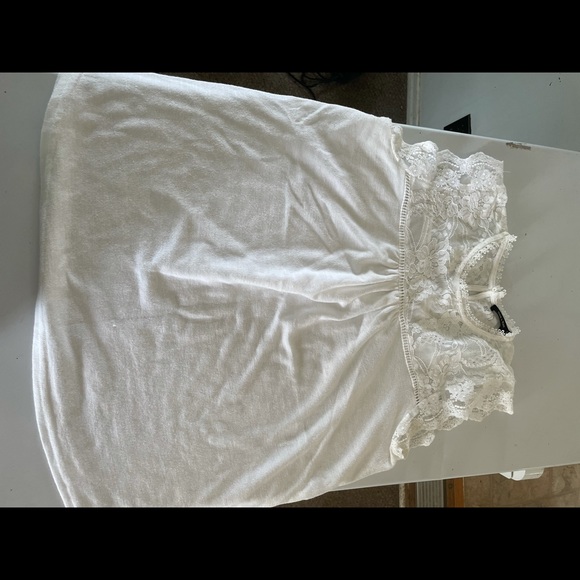 Lace Too - Picture 2 of 4